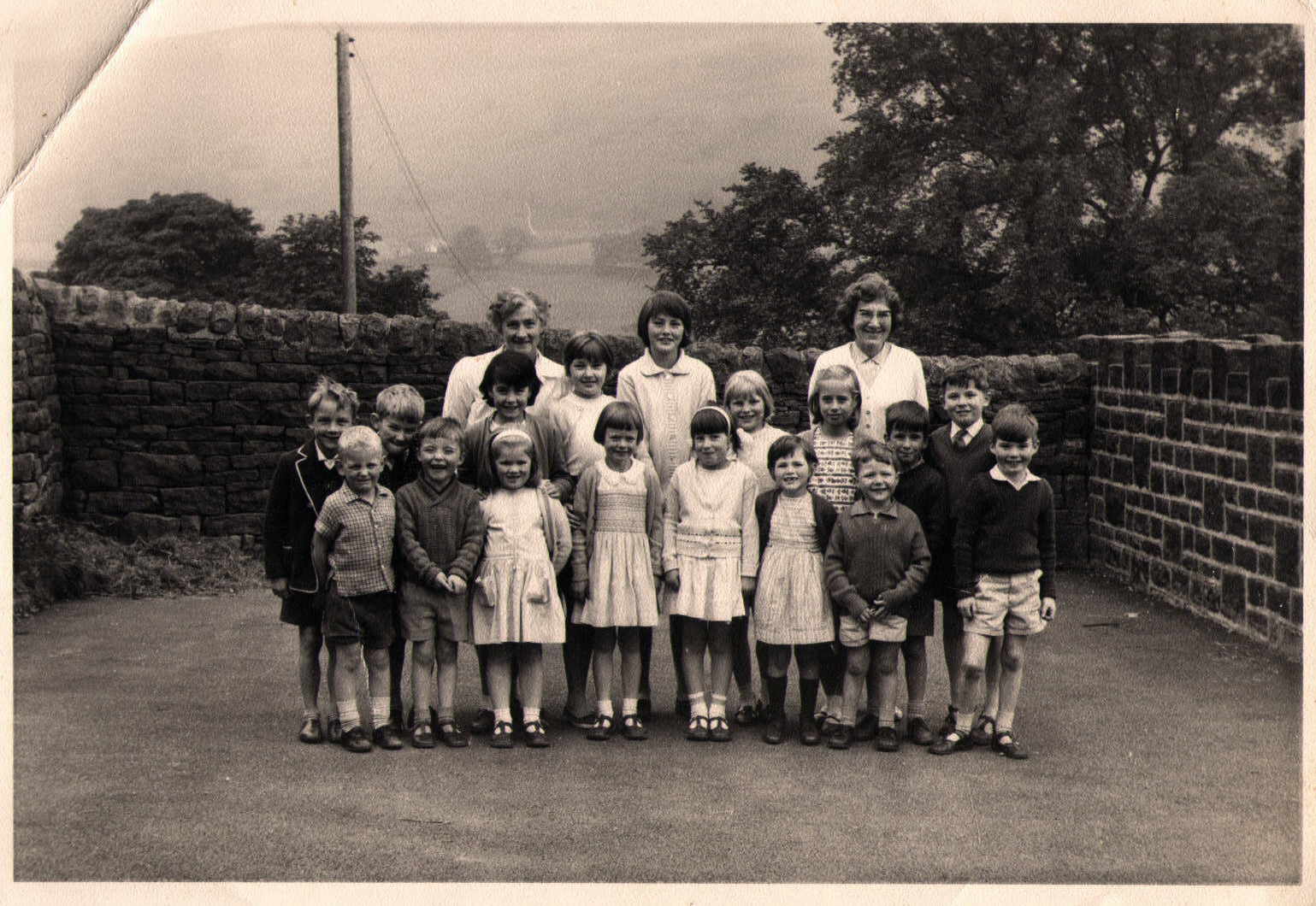 Miss Dorah Weeds Headteacher and pupils in 1966